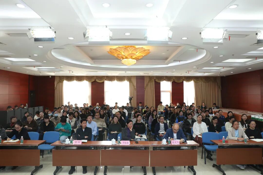 “当代中国与世界大讲堂”举办“‘十五五’规划与中国经济发展的集成优势”专题讲座