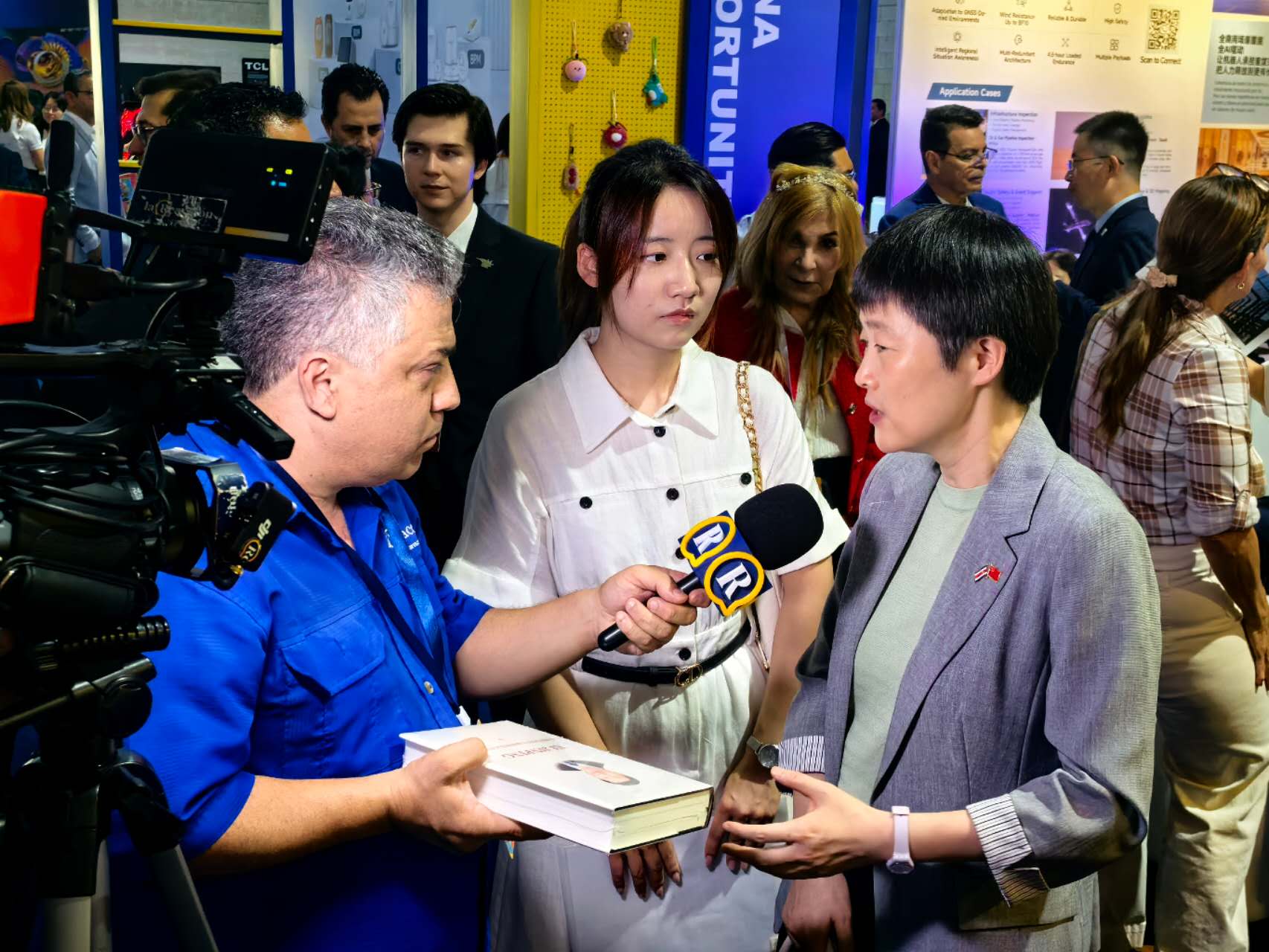 李雅芳率团参加中华人民共和国贸易展览会（哥斯达黎加）